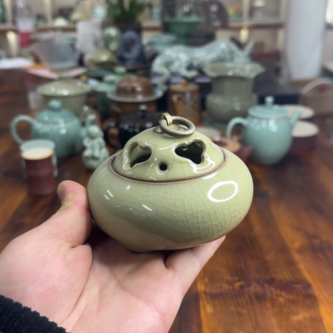 小仲龙泉青瓷微瑕8662