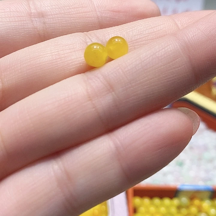 翡翠散珠陌****~冰鸡油黄卡5➕