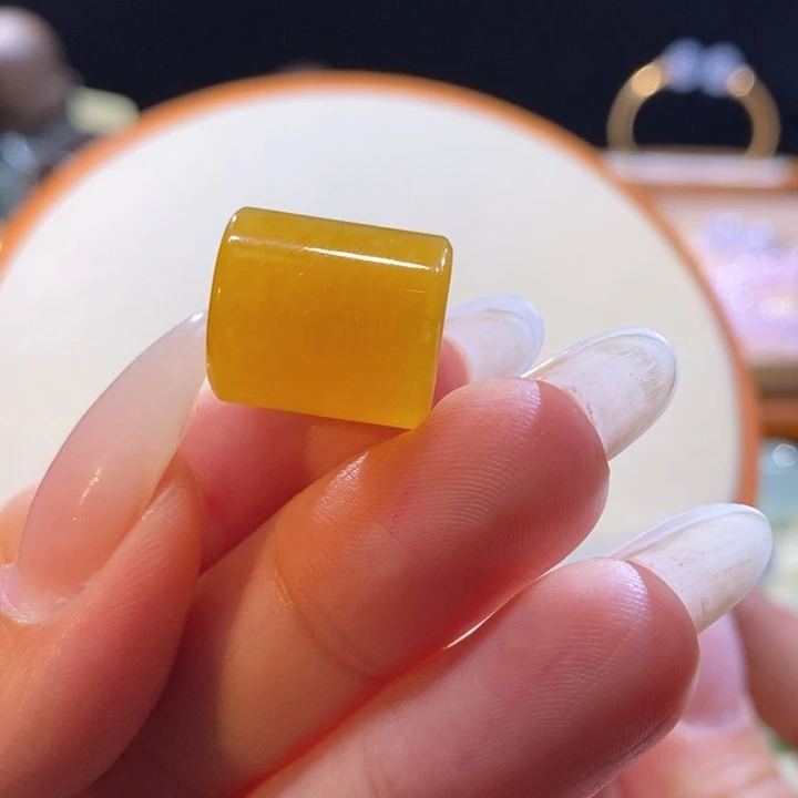 翡翠未镶嵌吊坠(不含链)翡翠满黄翡大桶珠