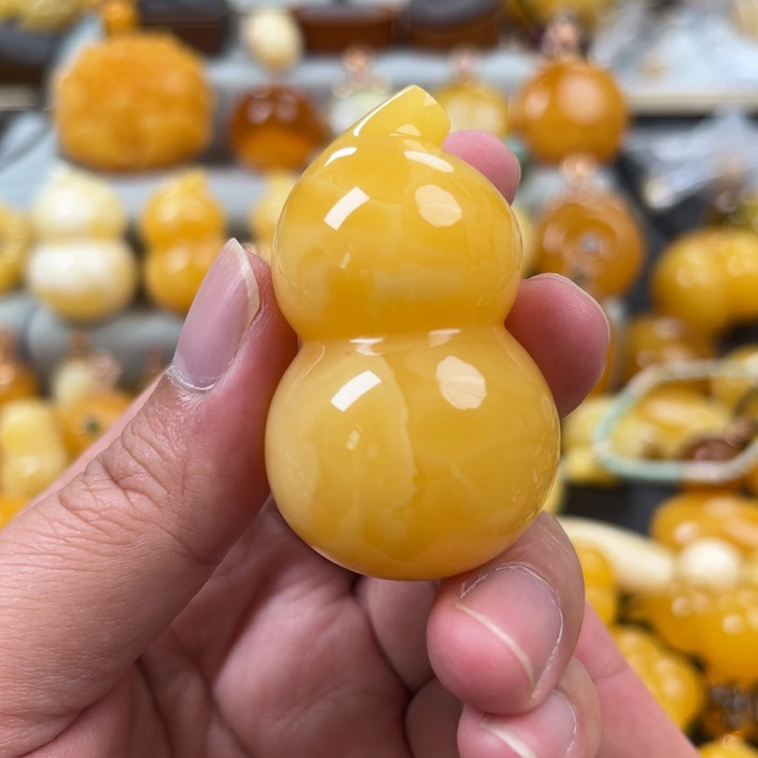 蜜蜡未镶嵌珠宝奇石