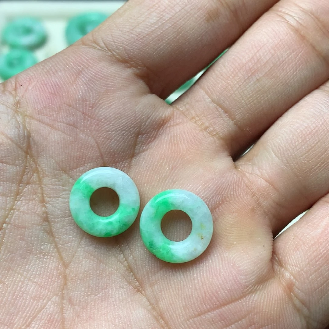 翡翠未镶嵌吊坠(不含链)有纹裂