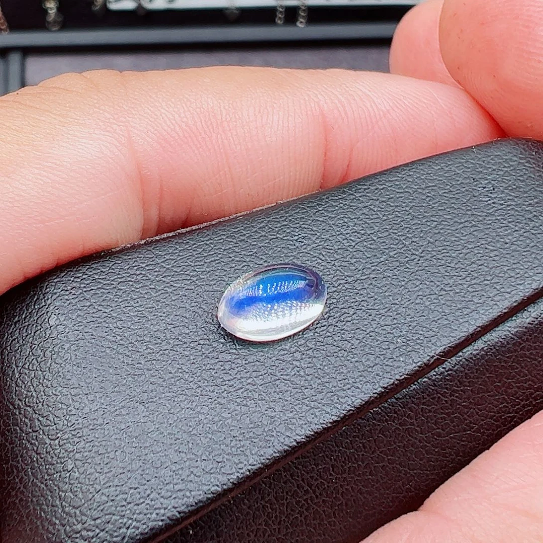 月光石裸石1.5克拉