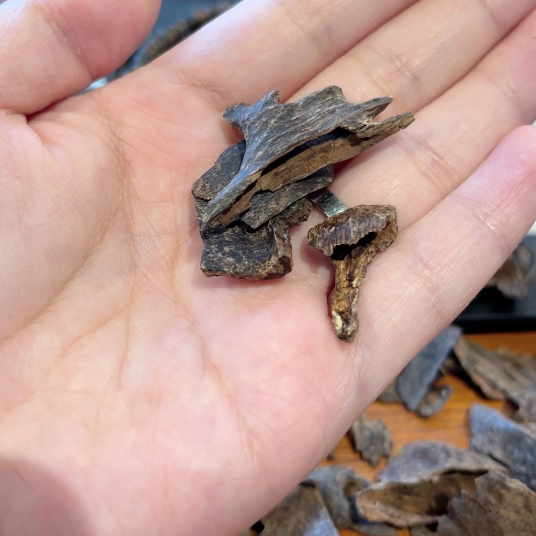 沉香吊坠阳****市海南沉水老香2.6g