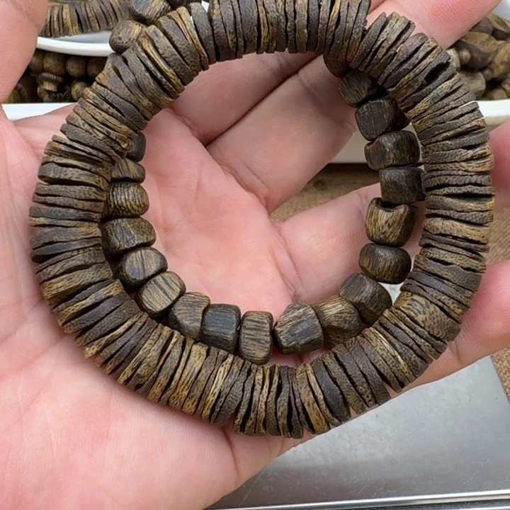 爱***子沉香手串张勺子手串31克加