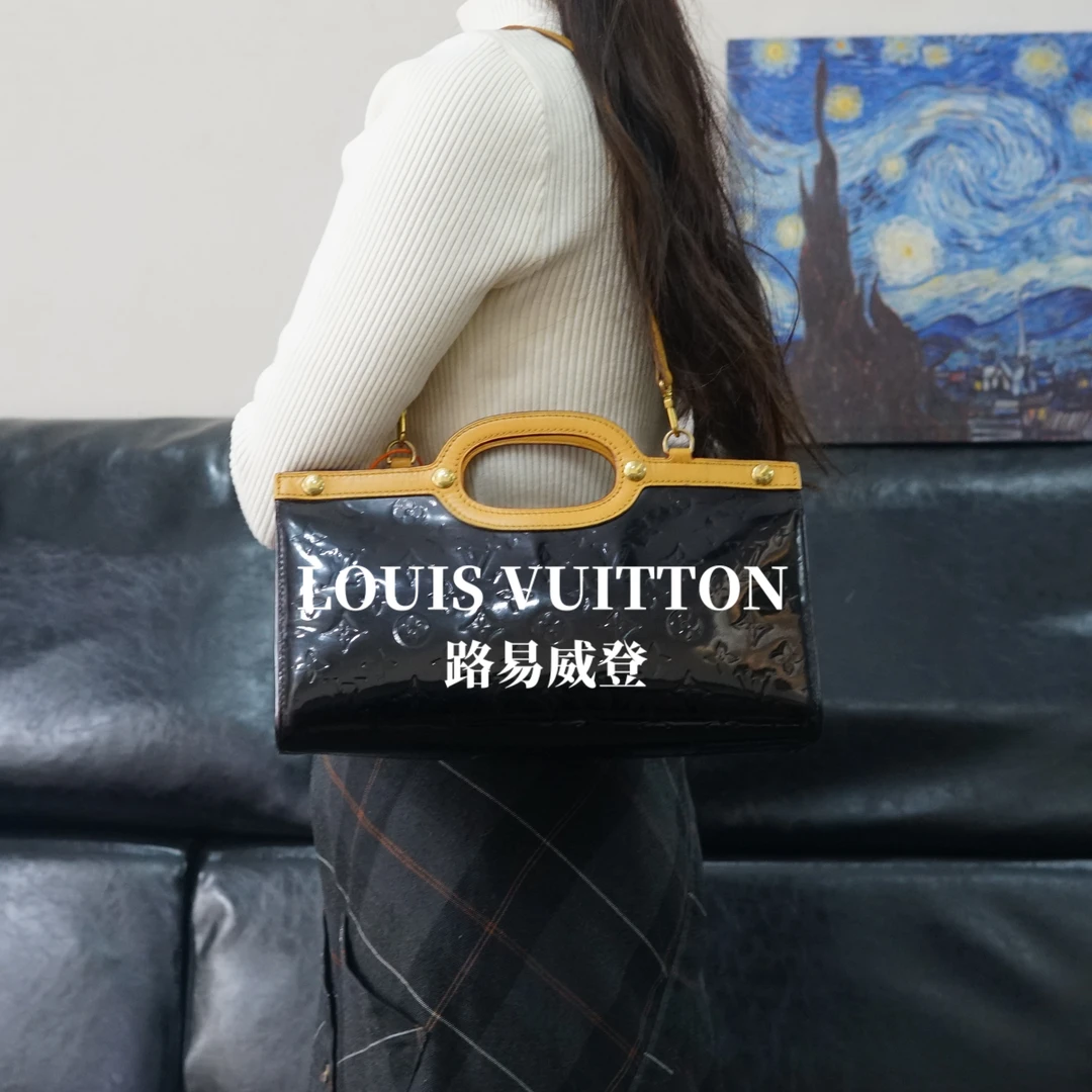 95新 LouisVuitton/路易威登 LV 漆皮单肩包/BB11814007/4007