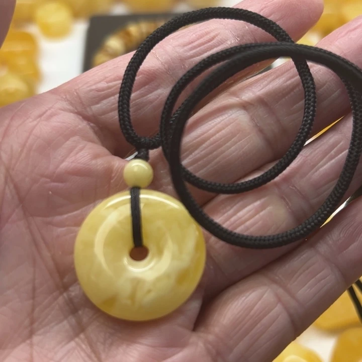 琥珀（矿物珀）未镶嵌裸石