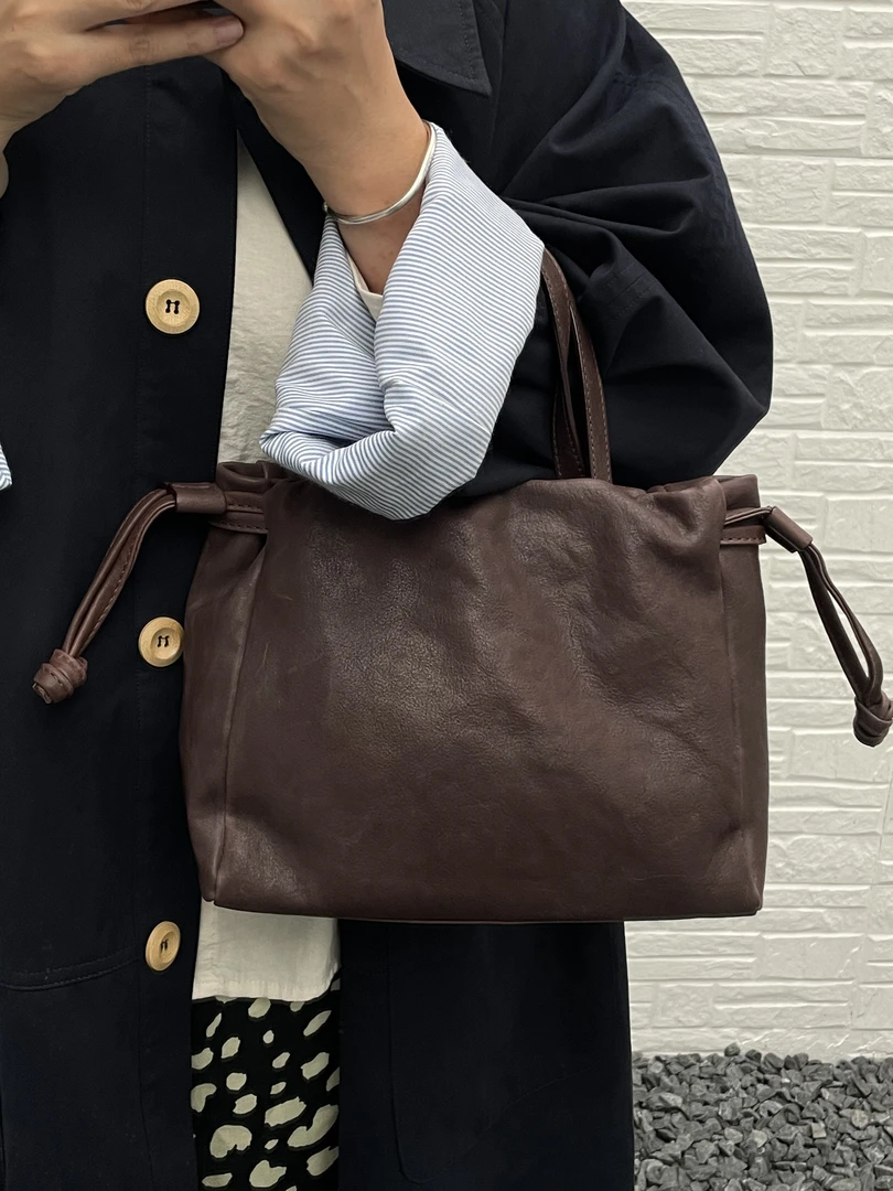 【乌梅子酱】头层水染植鞣牛皮手提斜挎云朵包