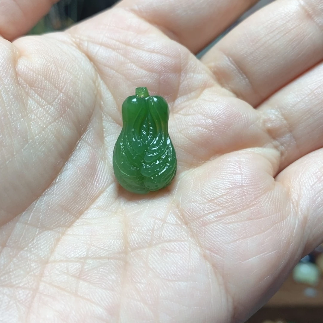 颈饰未镶嵌和田玉L****r碧玉白菜包挂