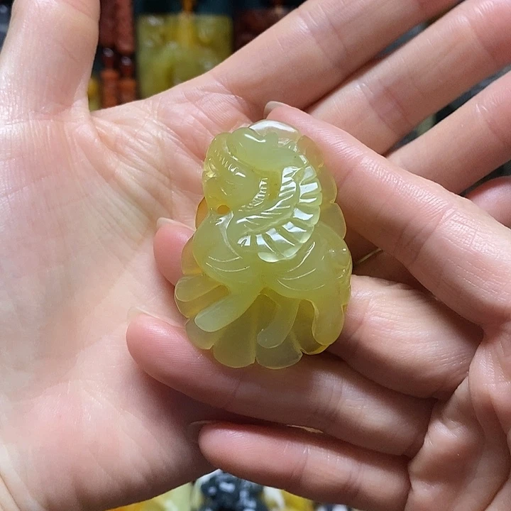 岫玉未镶嵌吊坠(赠链)