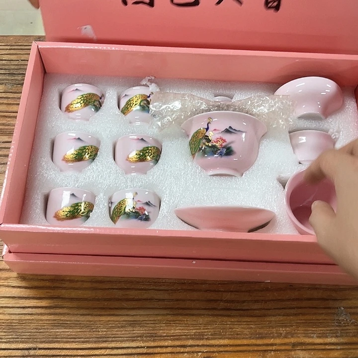 孤品茶具套装等。