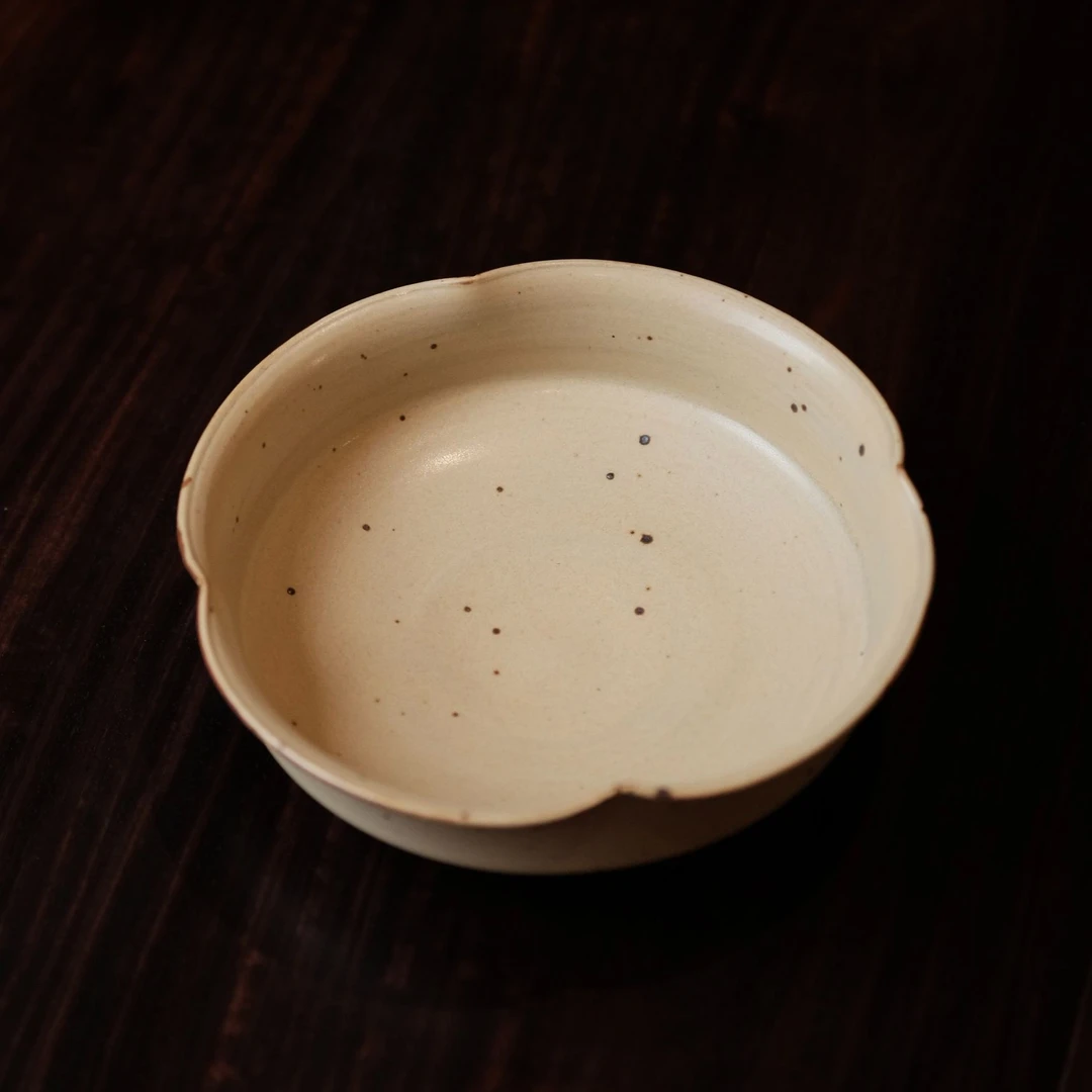 树见造物x半斋丨《秘青色花口盘》YM250015