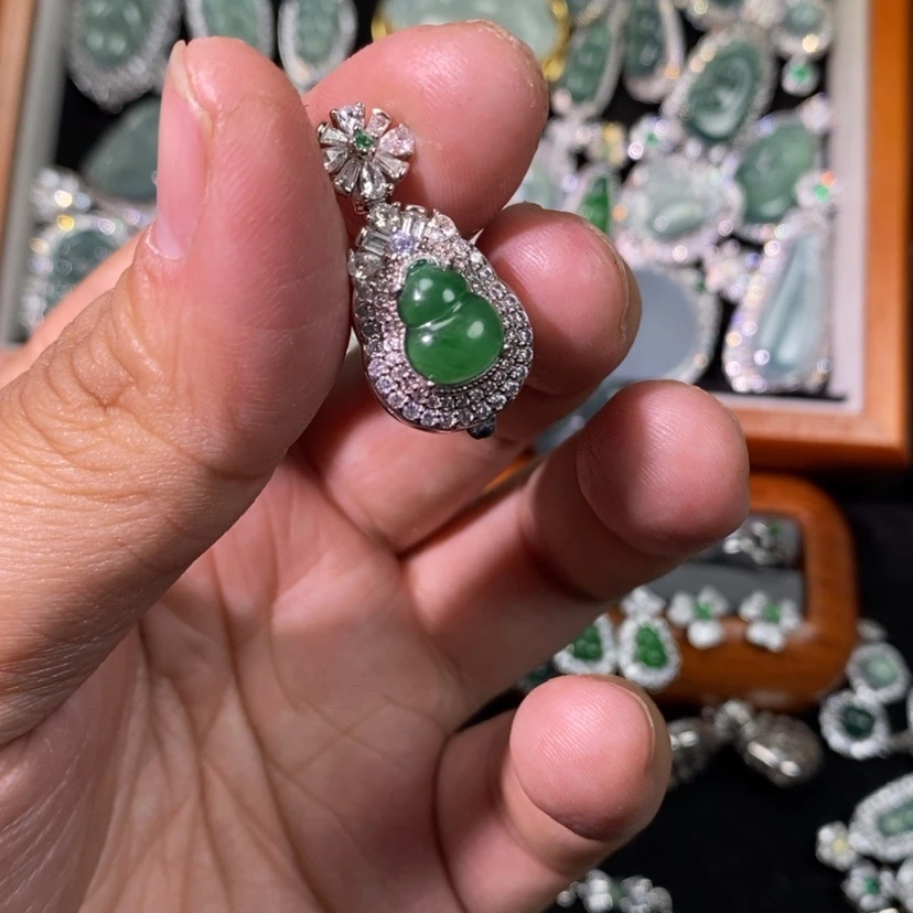 【闪购商品】翡翠颈饰未镶嵌天然