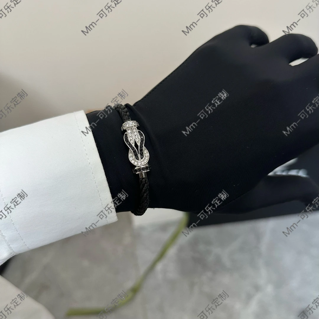 《Mm-3》马蹄扣手链时尚百搭手工高定版