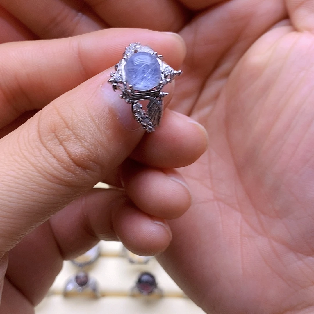 熊***儿水晶戒指银S925镶嵌天然水晶戒指