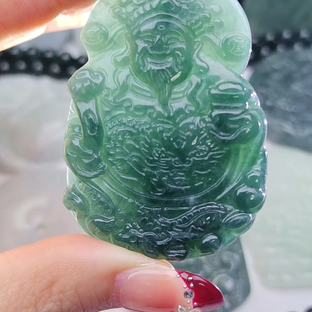 翡翠颈饰未镶嵌天然的A货翡翠多样性发货