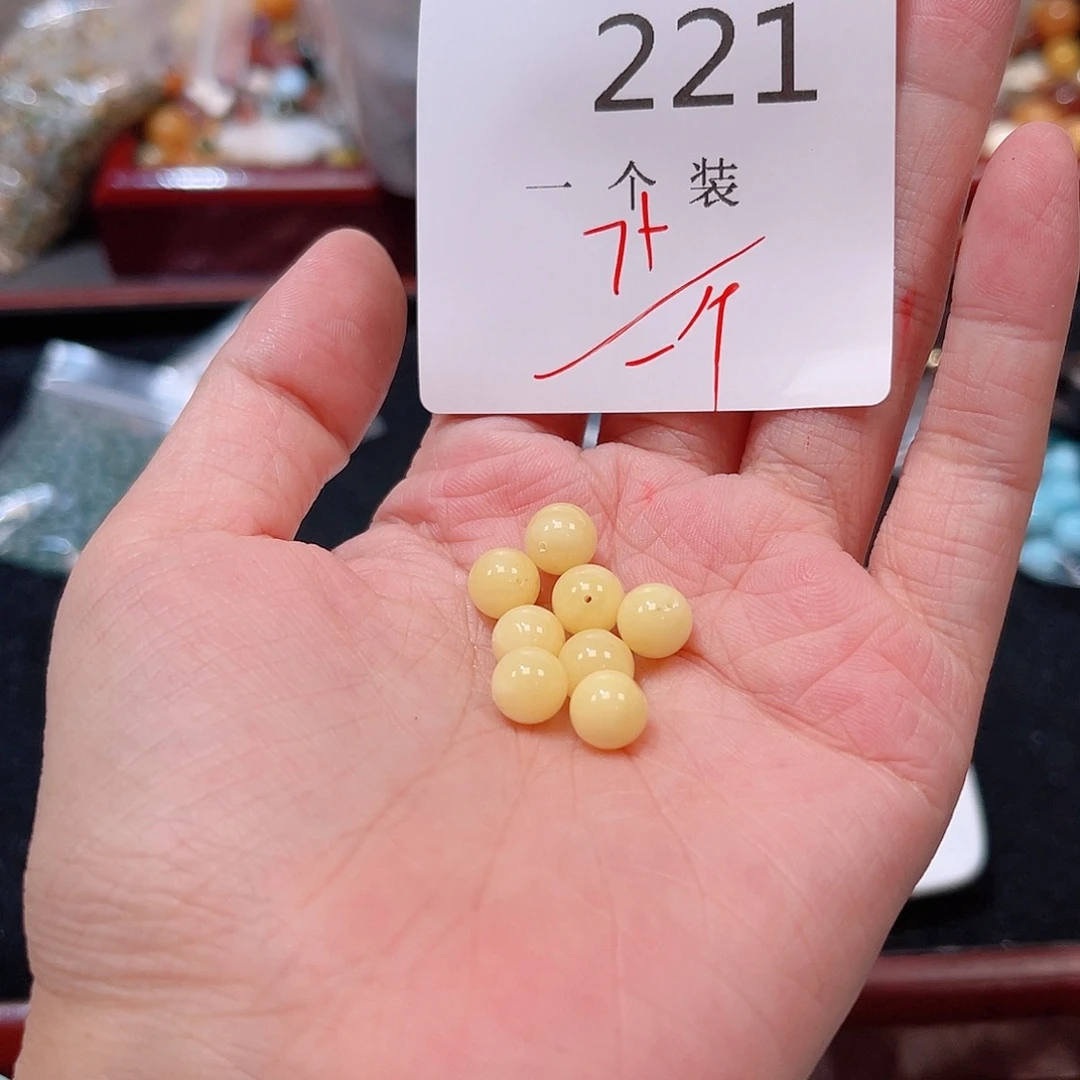 未镶嵌珠宝半成品水晶221 。