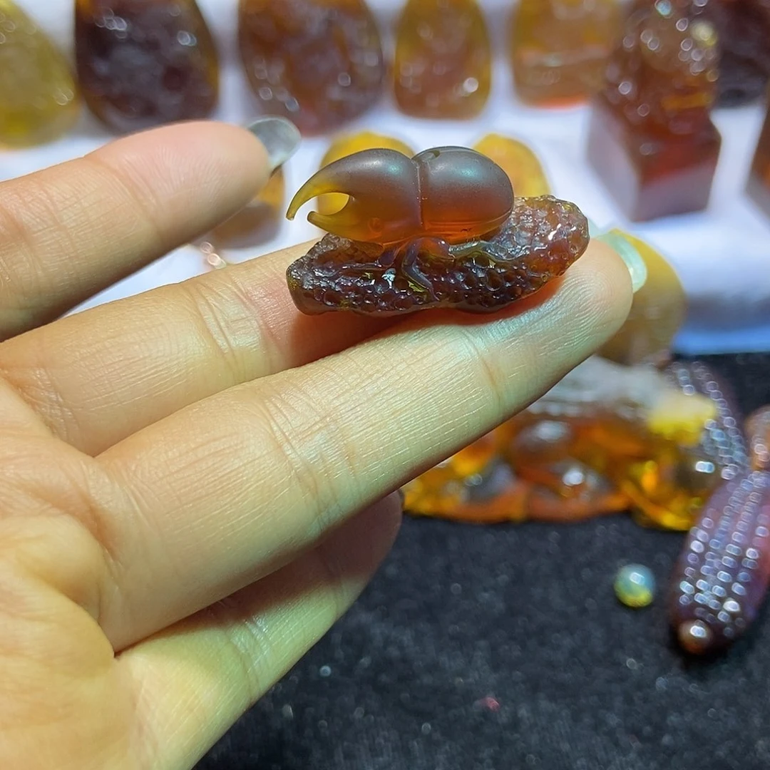 琥珀颈饰未镶嵌甲壳虫