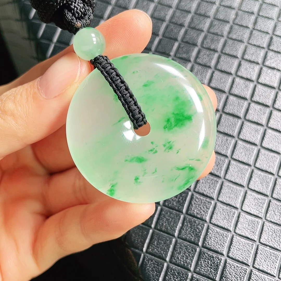 来***爷石英质玉未镶嵌挂件