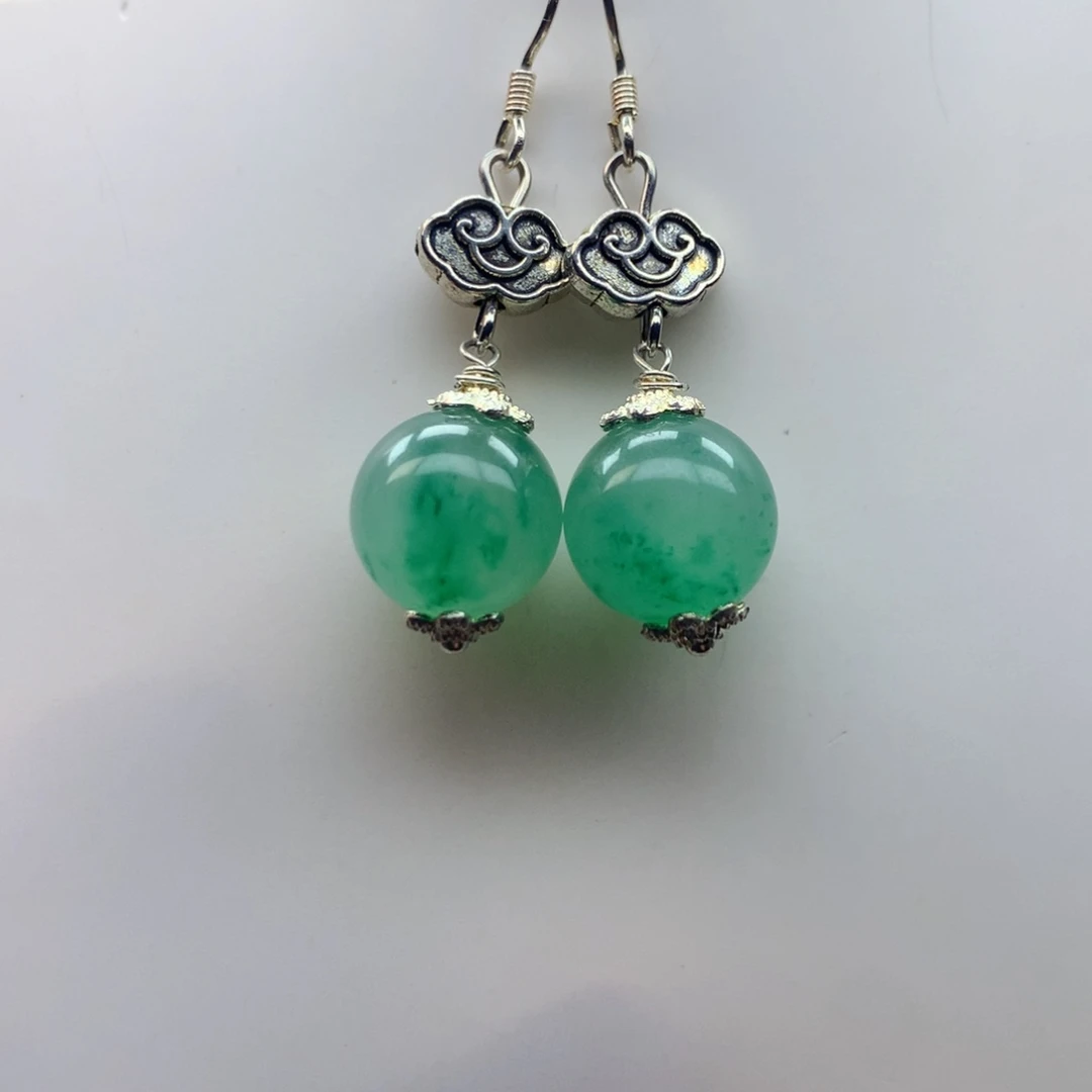 未镶嵌石英质玉耳坠