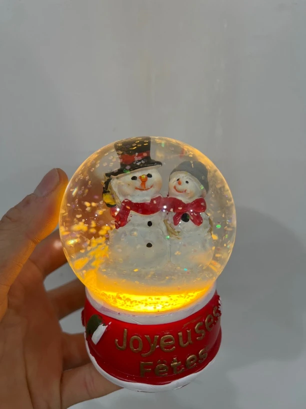 瑕疵翘边圣诞节水晶球两个雪人瑕疵不售后