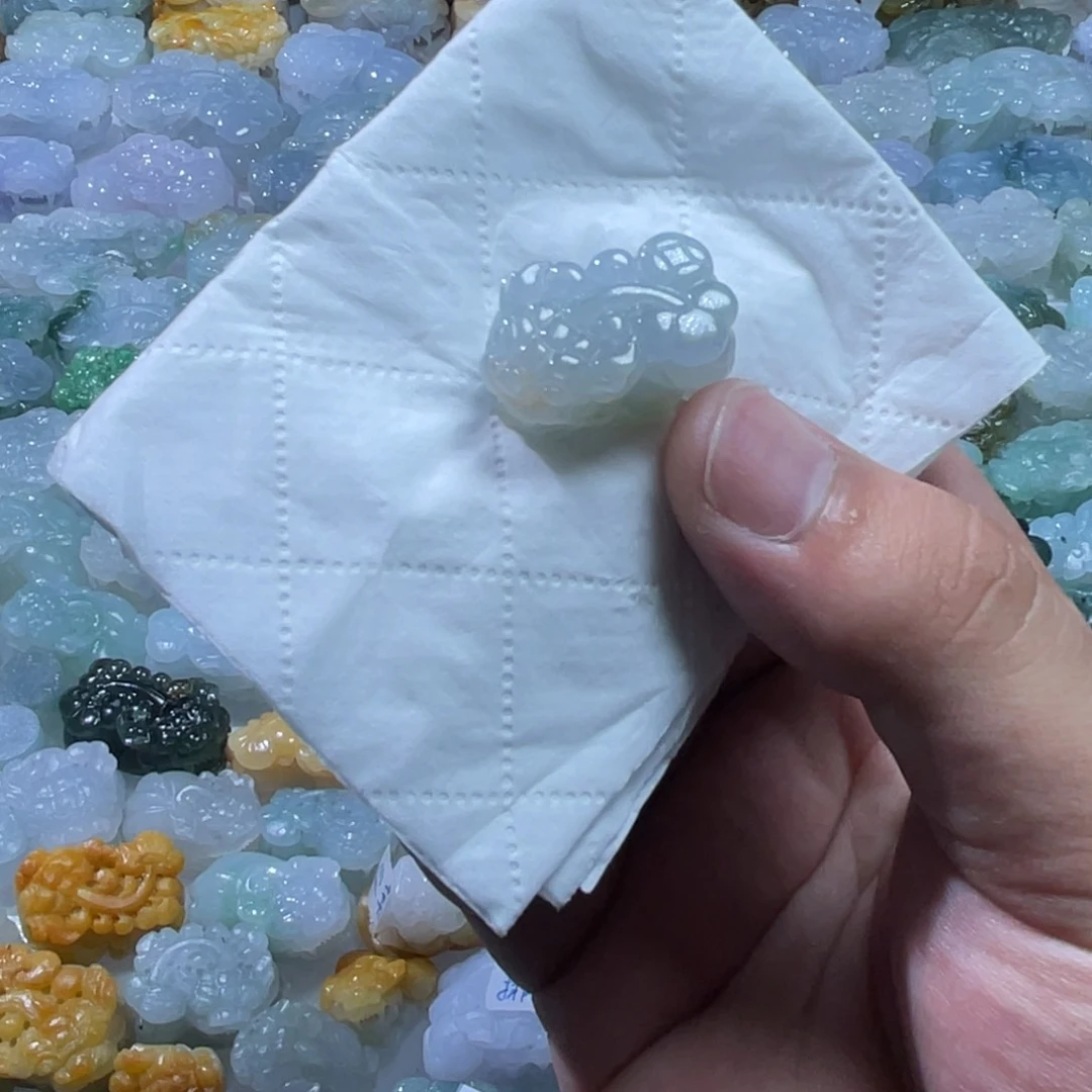 悠***乐翡翠未镶嵌颈饰天然