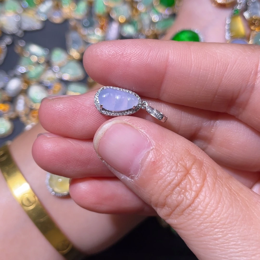 翡翠颈饰18K金镶嵌冬****干