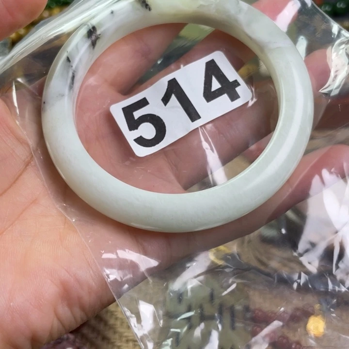 微***笑岫岩河磨玉（透闪石质玉）未镶嵌把件
