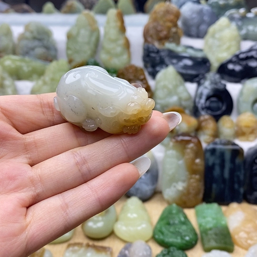 和田玉未镶嵌颈饰