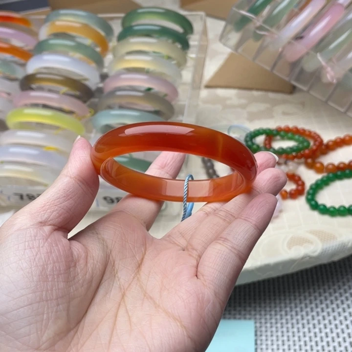 玛瑙/玉髓未镶嵌手镯56圈口