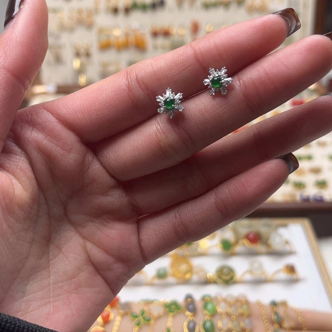 和田玉未镶嵌耳饰