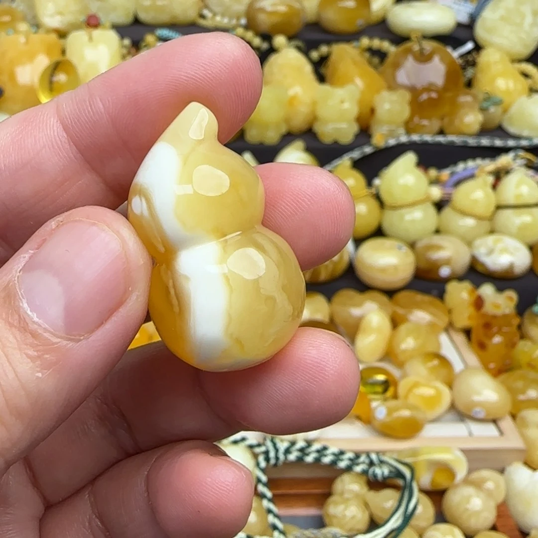 蜜蜡吊坠(赠链)未镶嵌辉*蜜蜡葫芦