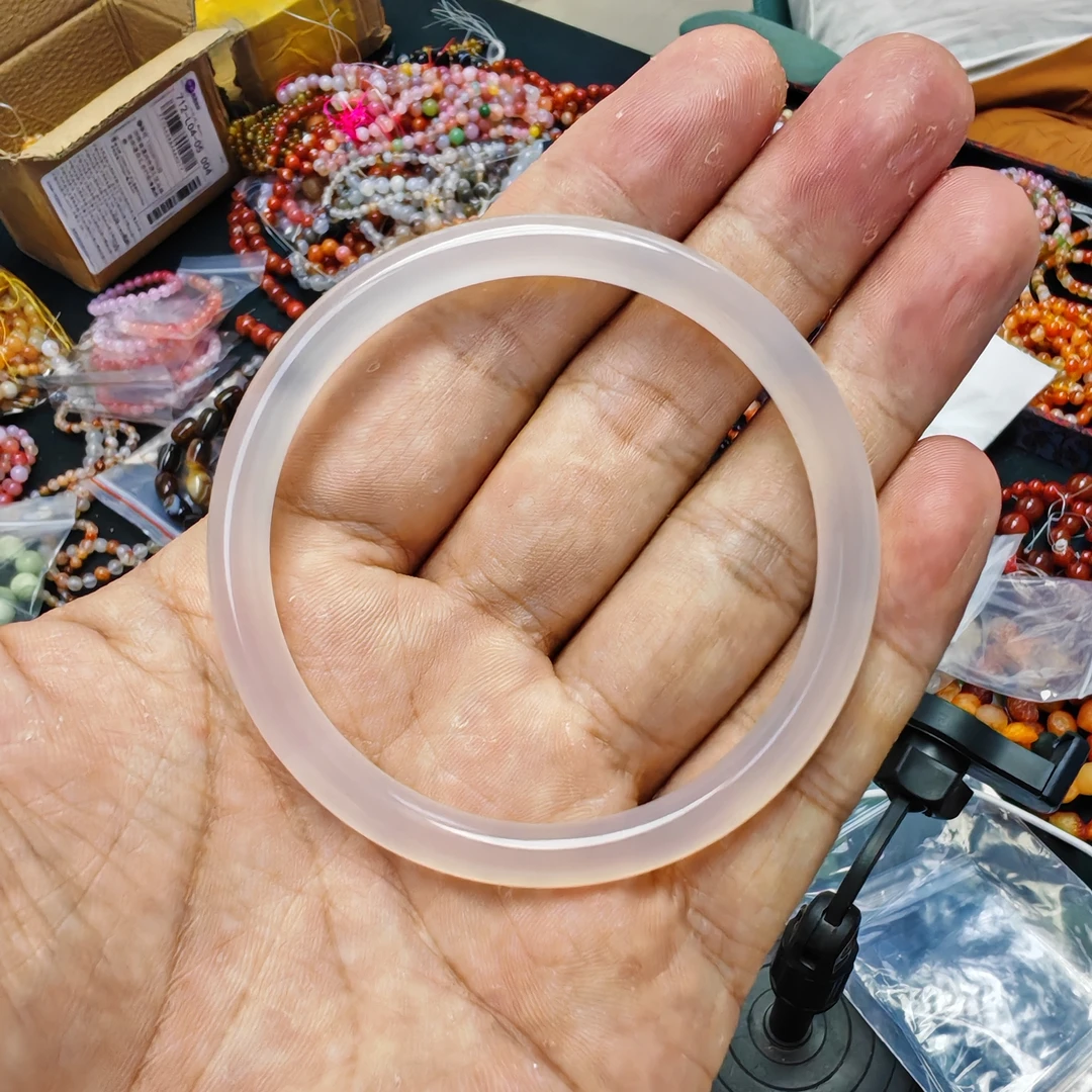 天然玛瑙玉髓荔枝冻白月光手镯条宽6mm一档货