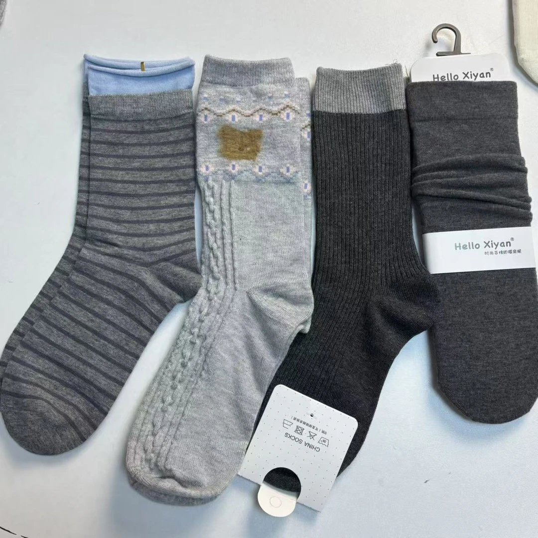 可爱百搭灰色系中筒四季费尔岛简约中筒袜条纹撞色纯色棉袜子可爱