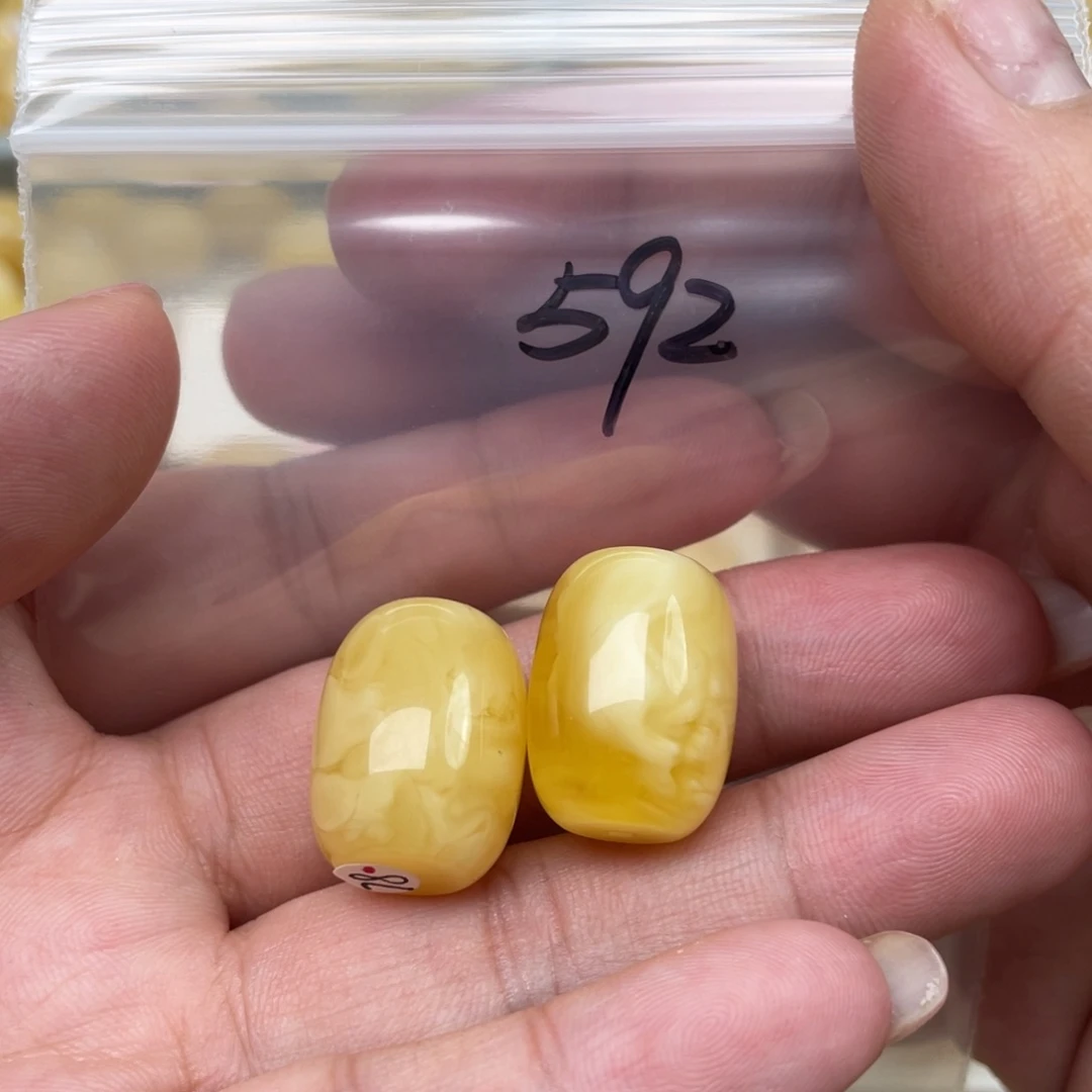 蜜蜡裸石未镶嵌?***?蜜蜡