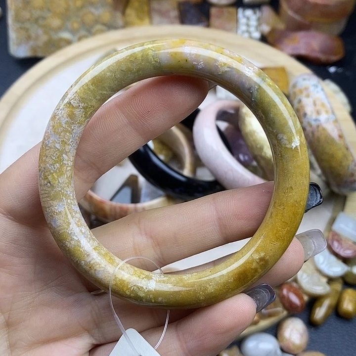 硅化玉未镶嵌颈饰55圈口