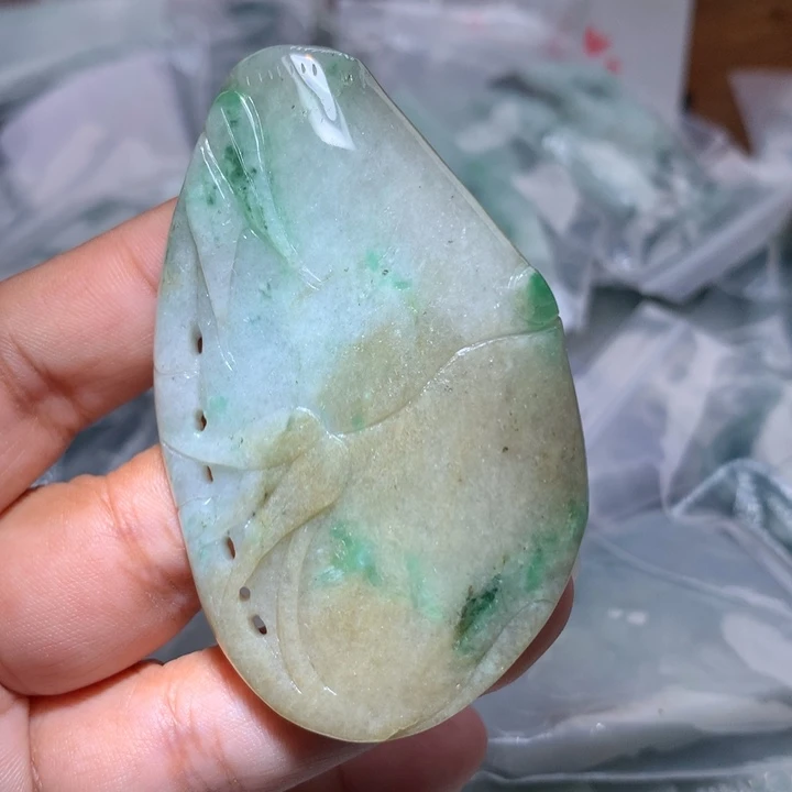 翡翠未镶嵌颈饰保真天然A货翡翠