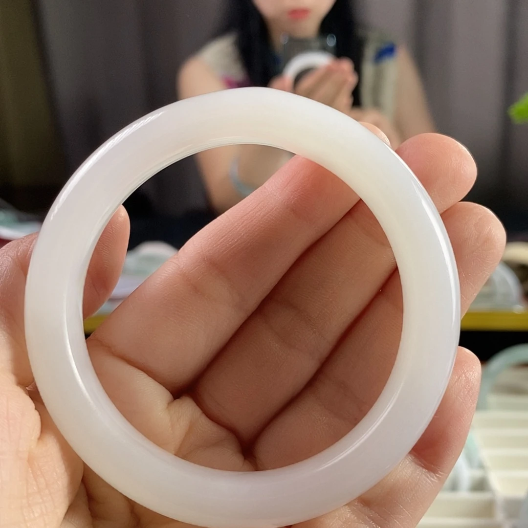 未镶嵌手镯和田玉59圈