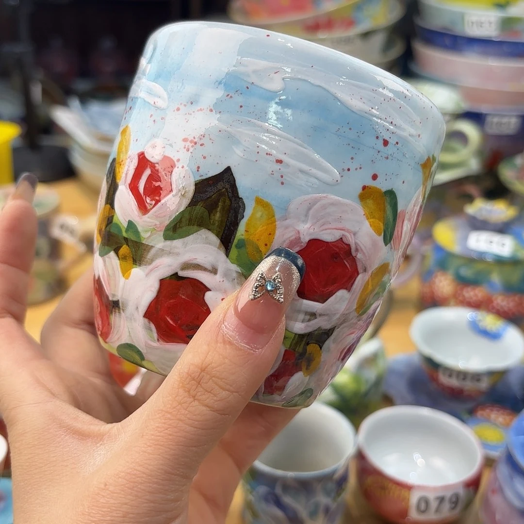 瓷片在干嘛我也在洗头发