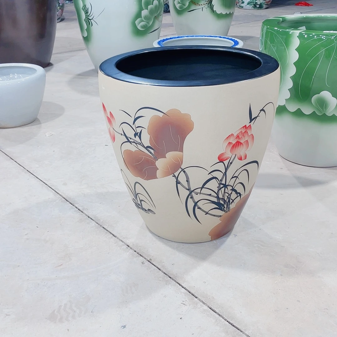 缸瓷器瓷器直径52高度56。
