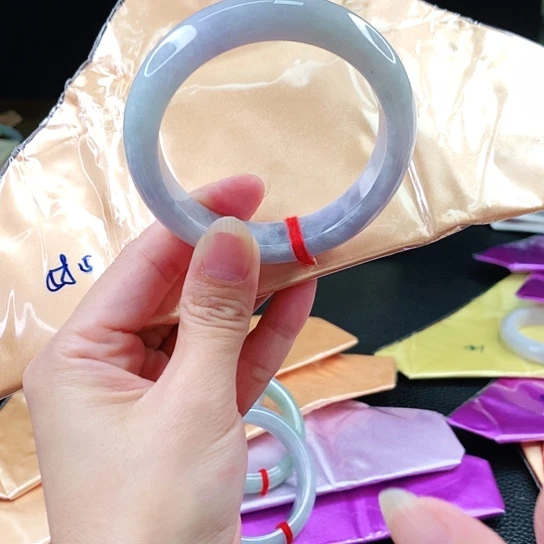 翡翠手镯未镶嵌59圈