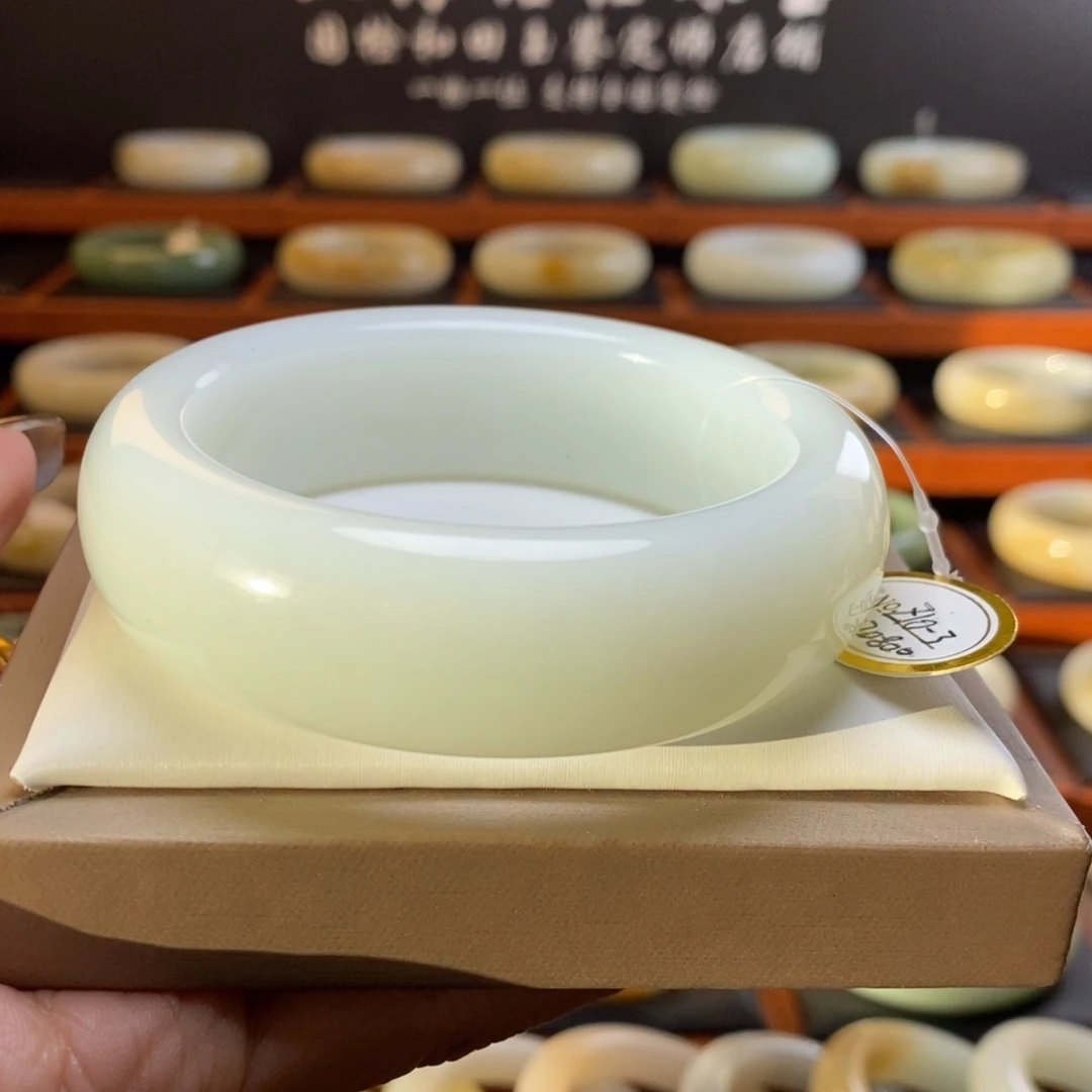 和田玉未镶嵌手镯57.5圈