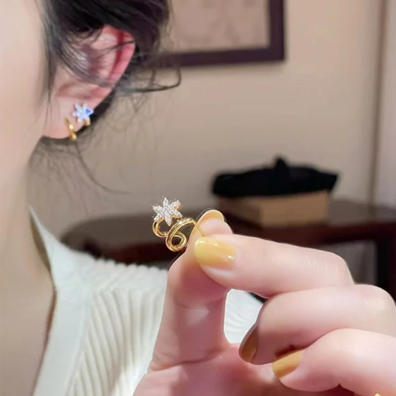 铜合金耳饰 金色花朵耳钉高级感百搭时尚耳环女轻奢耳饰