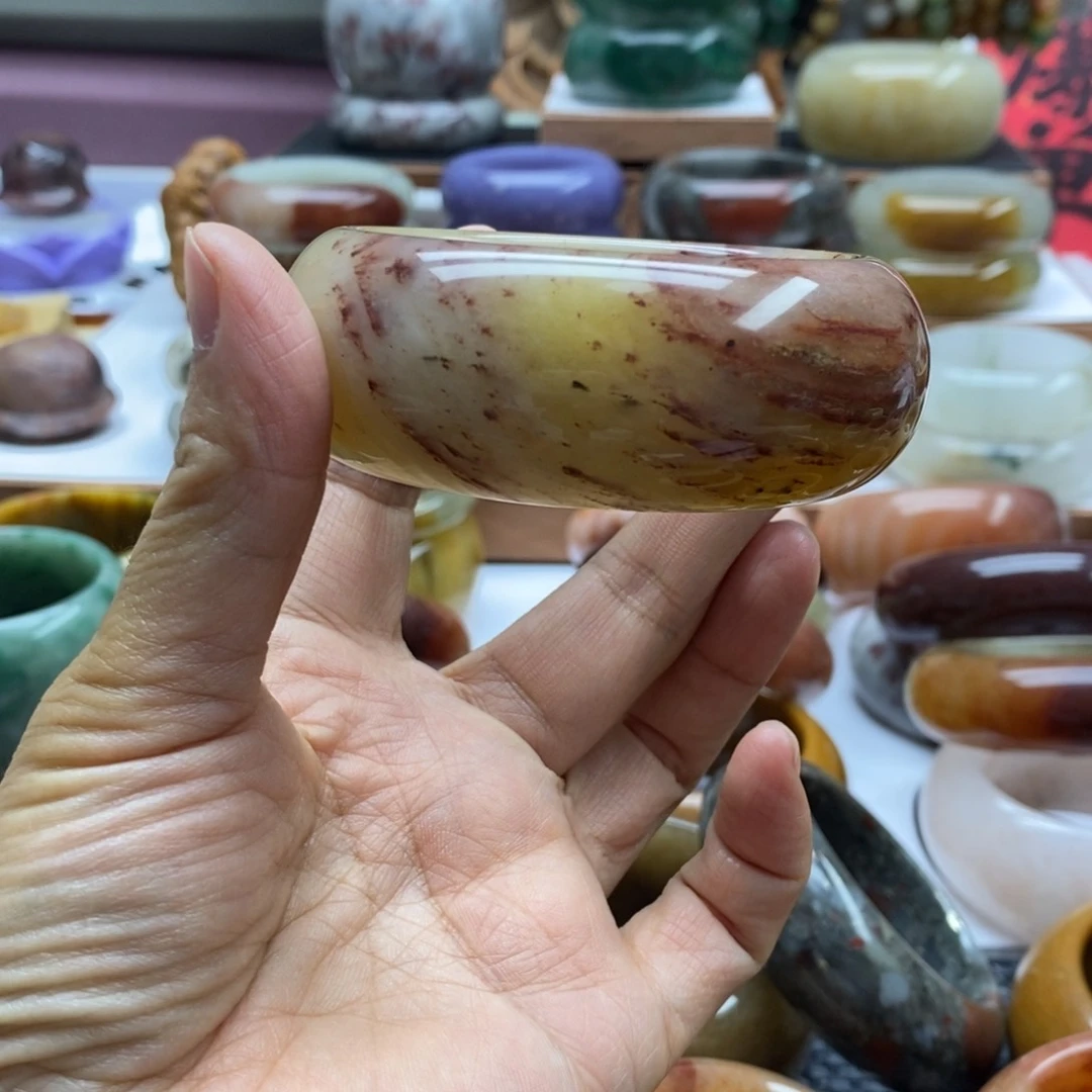 没***事石英岩玉手镯未镶嵌