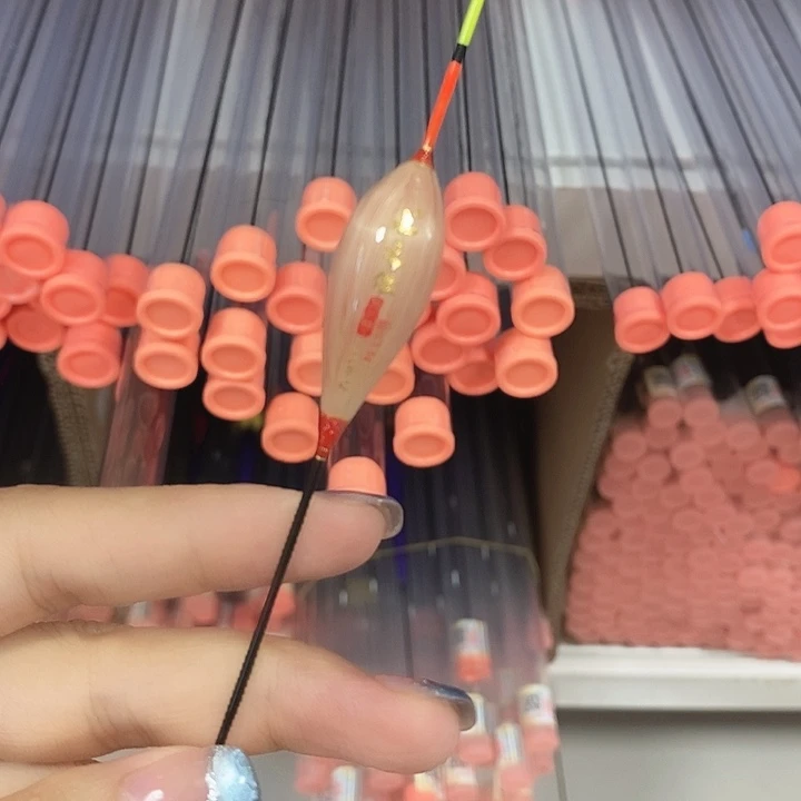 芦苇60长LW12的1.5克一支