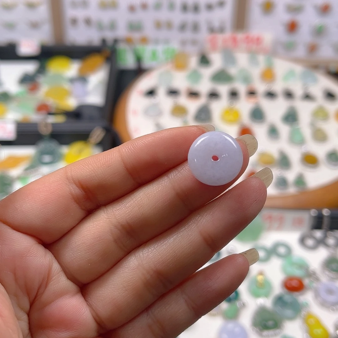 【闪购商品】翡翠颈饰未镶嵌?****་戒指