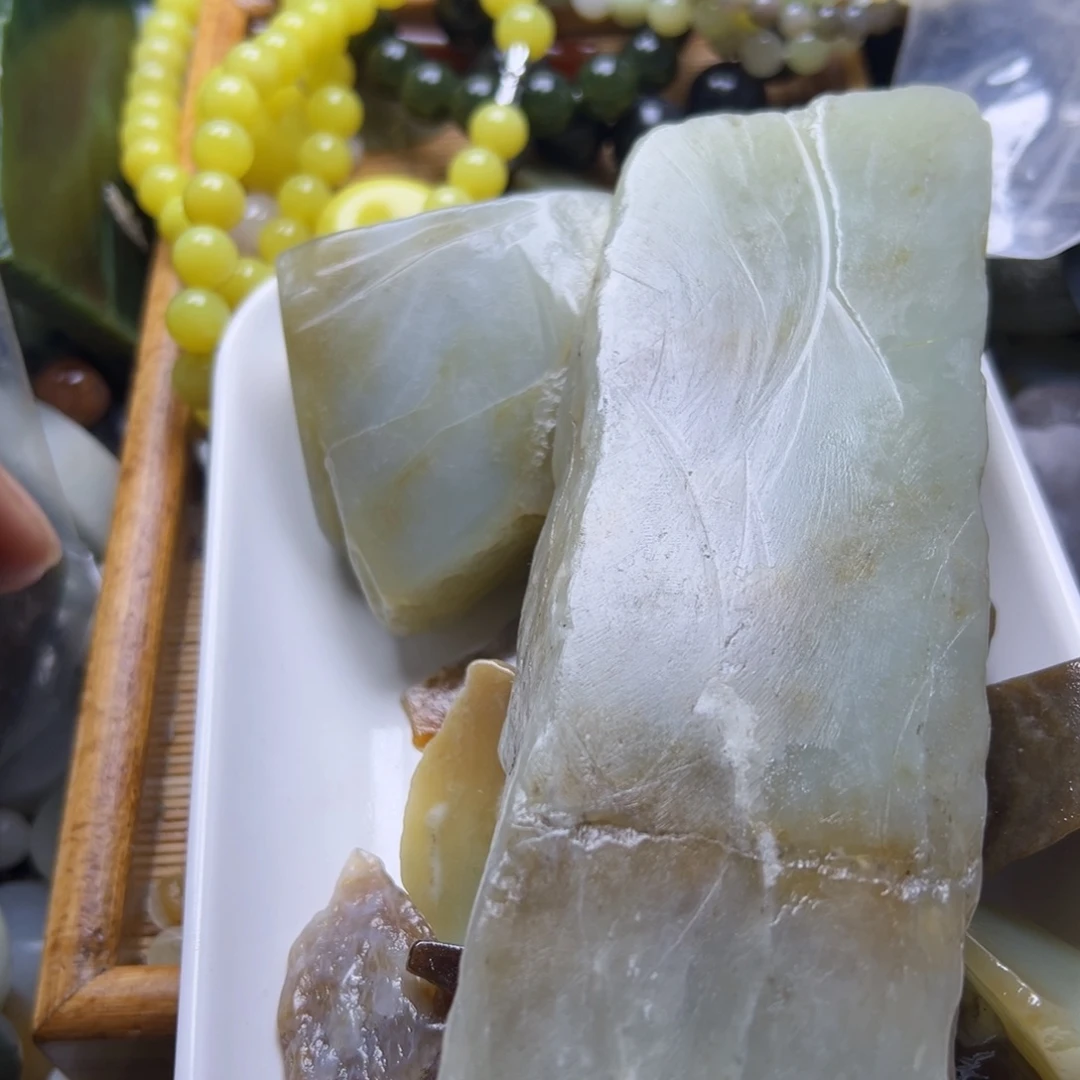 和田玉（糖玉）未镶嵌挂件