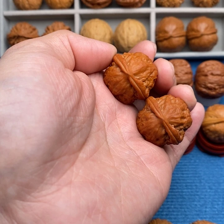 文玩核桃把件铁石