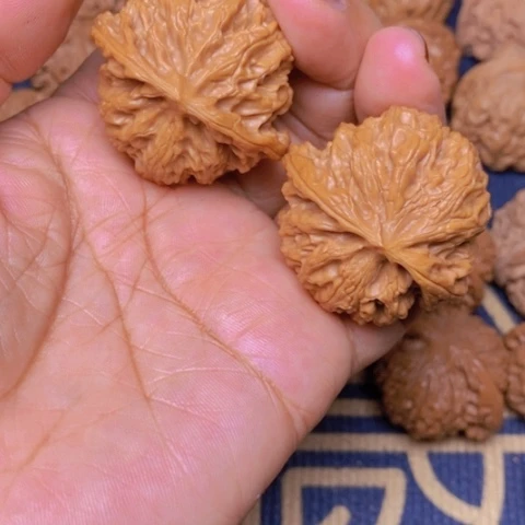 【闪购商品】文玩核桃吊坠睡****多苹果40