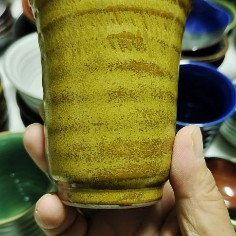 瓷片瓷片，各种摆件，均有瑕疵。沙锅！