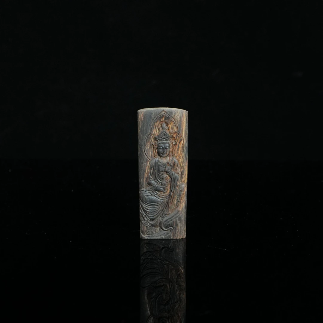 B2992 达拉干黑油软丝沉水沉香雕刻件/观音 2.2x0.75x5.95cm 8.6g